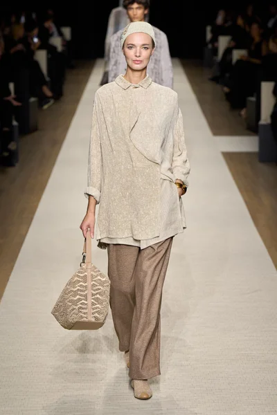 Look 9